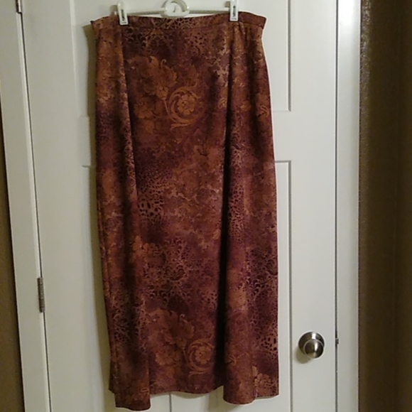 Skirt - Picture 1 of 3